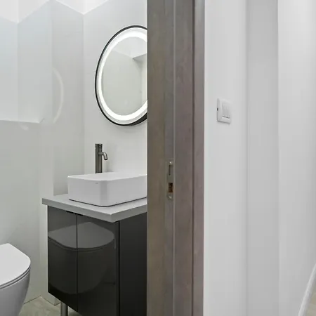 Luxurious With Balcony - Bibescu Ultra Bukarest