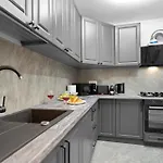 Luxurious With Balcony - Bibescu Ultra