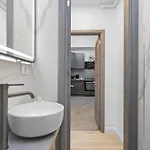 Luxurious With Balcony - Bibescu Ultra *