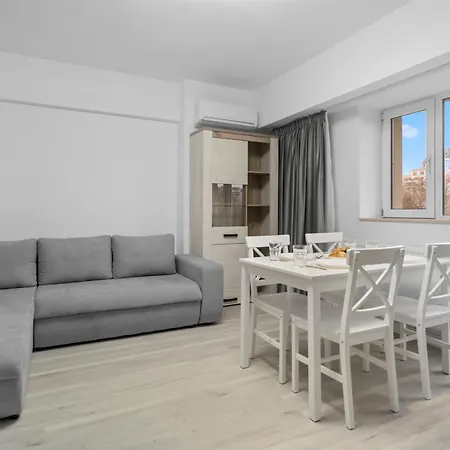 Luxurious With Balcony - Bibescu Ultra Apartment