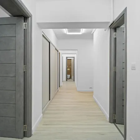 Luxurious With Balcony - Bibescu Ultra Bukarest