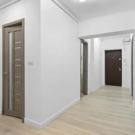 Daire Luxurious With Balcony - Bibescu Ultra