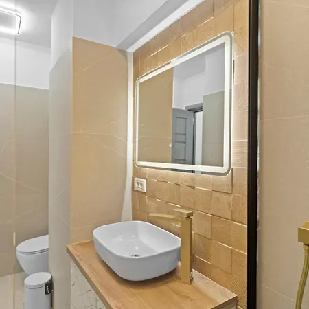 Luxurious With Balcony - Bibescu Ultra *