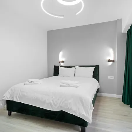 Luxurious With Balcony - Bibescu Ultra Apartment