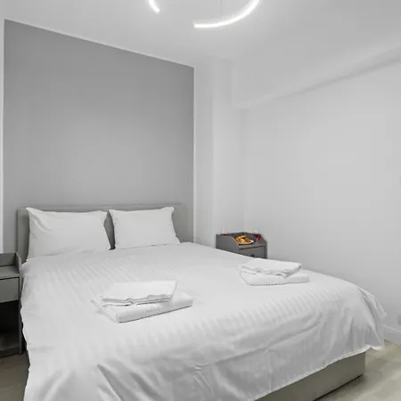Daire Luxurious With Balcony - Bibescu Ultra