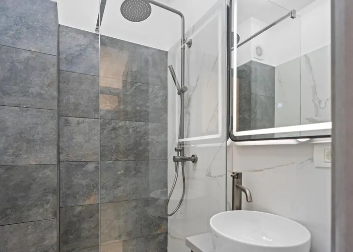 Luxurious With Balcony - Bibescu Ultra Apartament Bukareszt