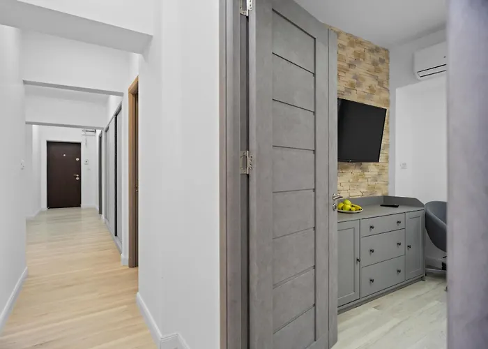 Luxurious With Balcony - Bibescu Ultra * 布加勒斯特