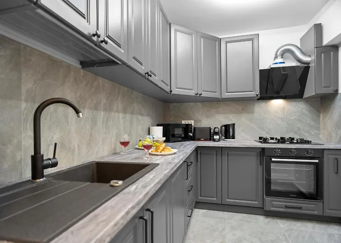 Luxurious With Balcony - Bibescu Ultra