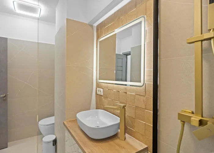 Luxurious With Balcony - Bibescu Ultra *