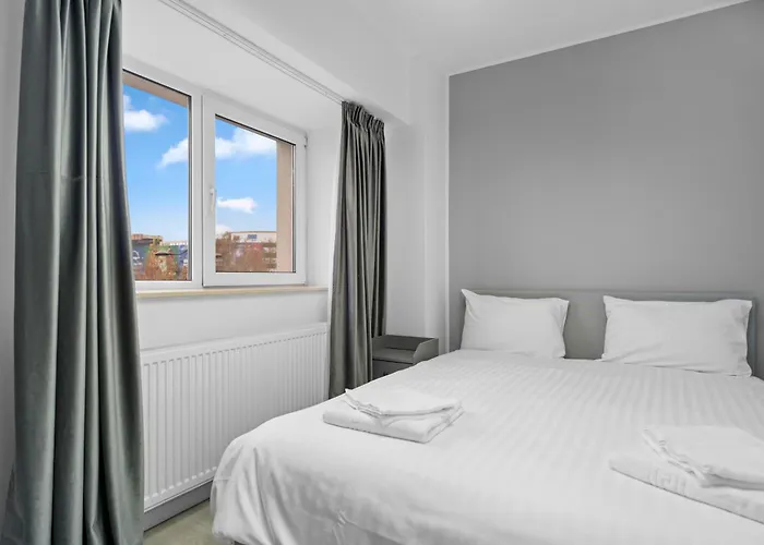 Luxurious With Balcony - Bibescu Ultra