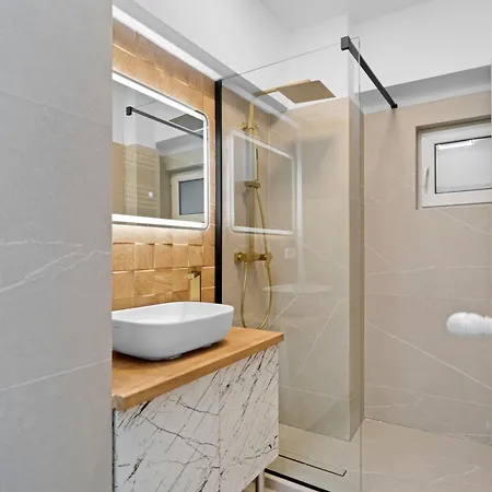 Appartement Luxurious With Balcony - Bibescu Ultra