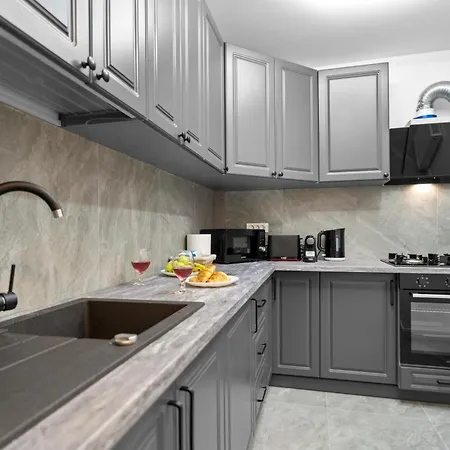 Luxurious With Balcony - Bibescu Ultra