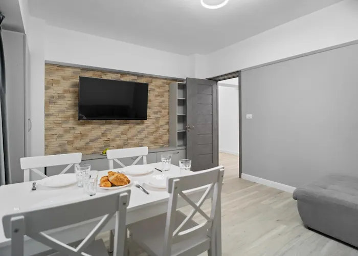 Lägenhet Luxurious With Balcony - Bibescu Ultra *