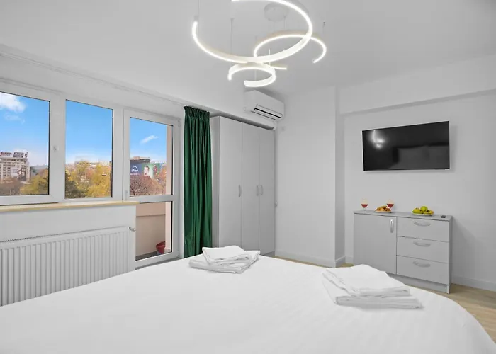 Luxurious With Balcony - Bibescu Ultra Lägenhet *